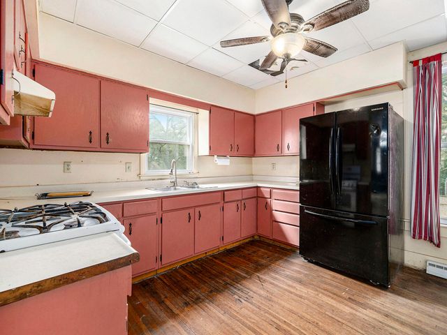 608 N LOCUST Street, Glenwood, IA 51534