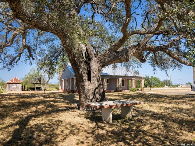 21419 us highway 90, Sabinal, TX 78881