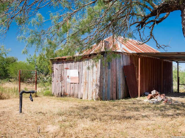 21419 us highway 90, Sabinal, TX 78881