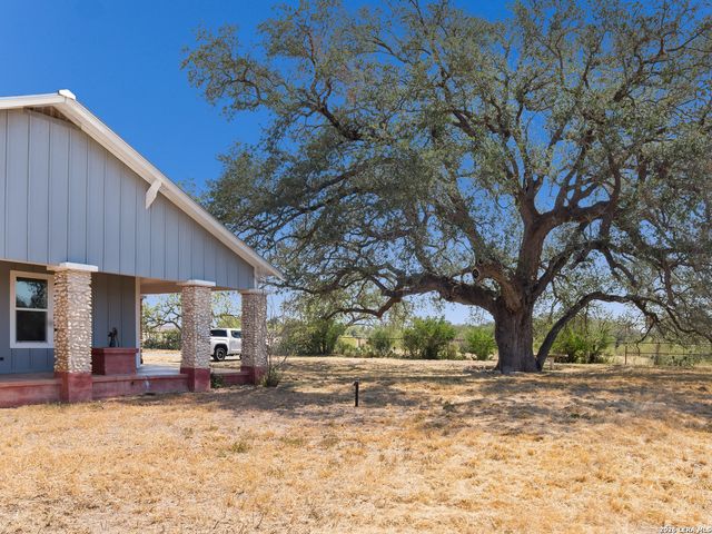 21419 us highway 90, Sabinal, TX 78881