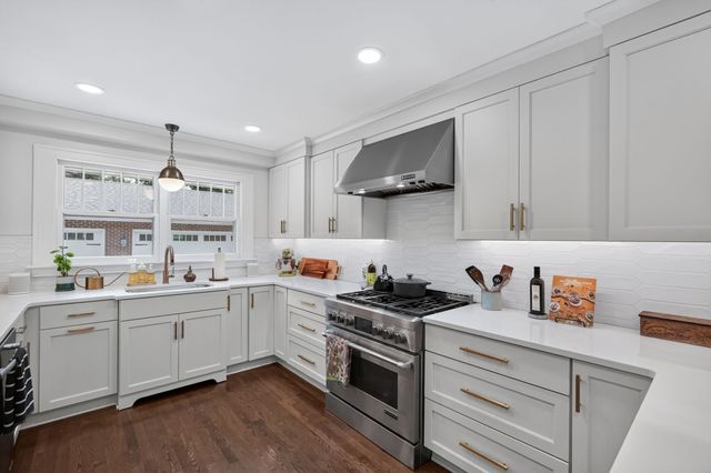 5136 Shriver Avenue, Des Moines, IA 50312
