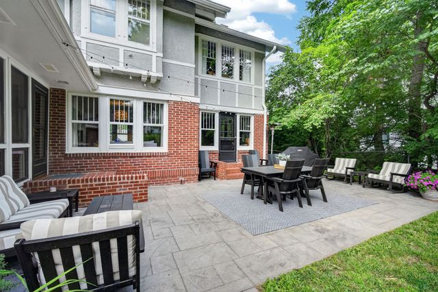 5136 Shriver Avenue, Des Moines, IA 50312