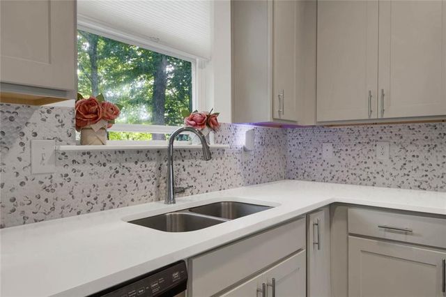 859 SW Society Circle SW, Atlanta, GA 30331