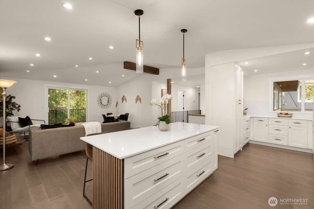 10811 NE 154th Court, Bothell, WA 98011