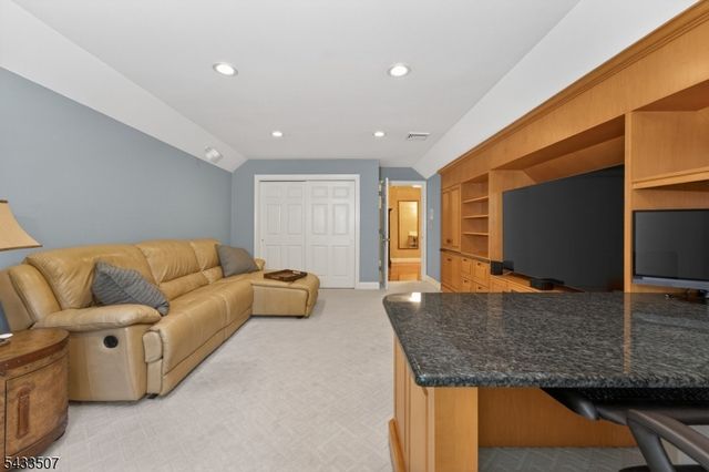 9 Haven Hill Rise, Raritan Twp., NJ 08822