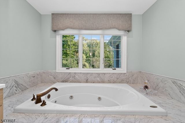 9 Haven Hill Rise, Raritan Twp., NJ 08822