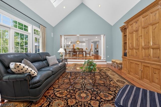 9 Haven Hill Rise, Raritan Twp., NJ 08822