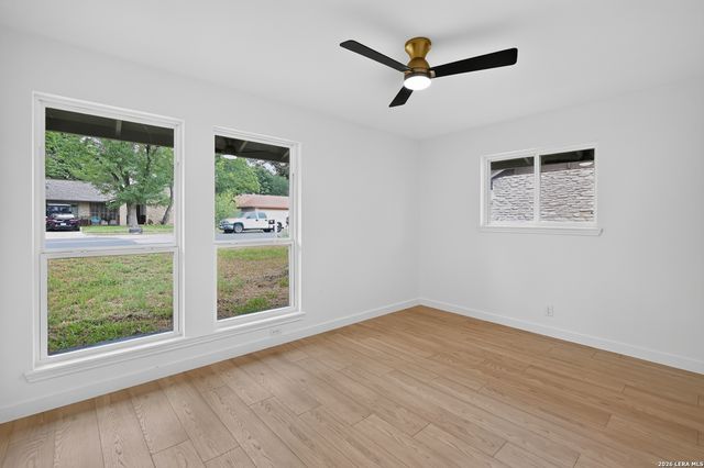 1017 CRIPPLE CREEK DR, Austin, TX 78758