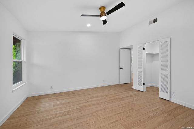 1017 CRIPPLE CREEK DR, Austin, TX 78758