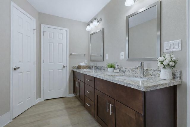 210 Big Hollow Lane, Houston, TX 77042