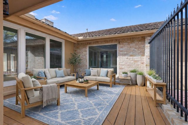 210 Big Hollow Lane, Houston, TX 77042