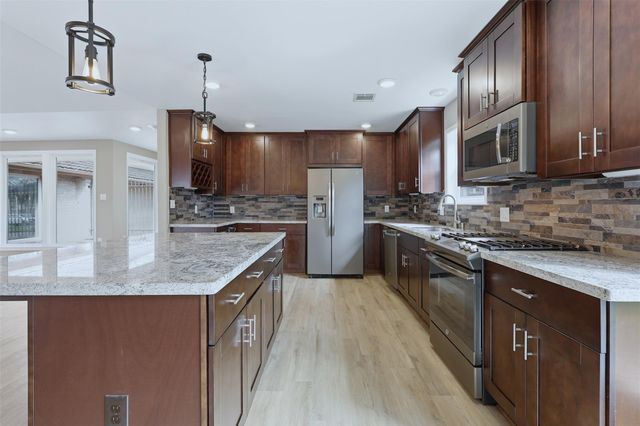 210 Big Hollow Lane, Houston, TX 77042