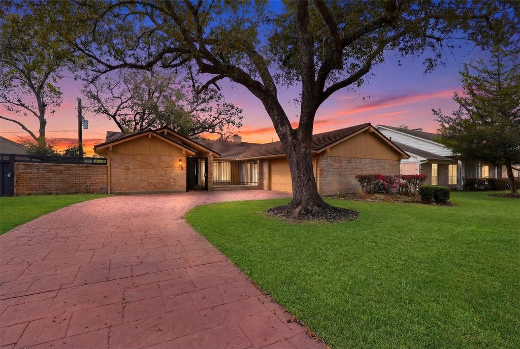 210 Big Hollow Lane, Houston, TX 77042