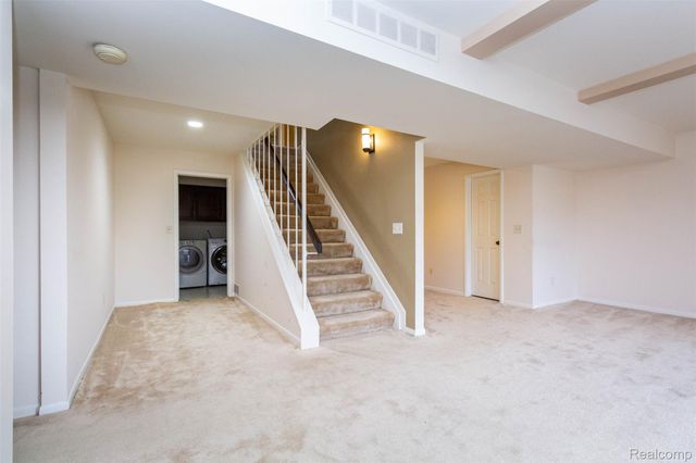 2045 Bordeaux Street, West Bloomfield Charter Township, MI 48323