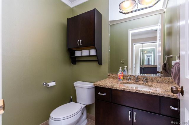 2045 Bordeaux Street, West Bloomfield Charter Township, MI 48323