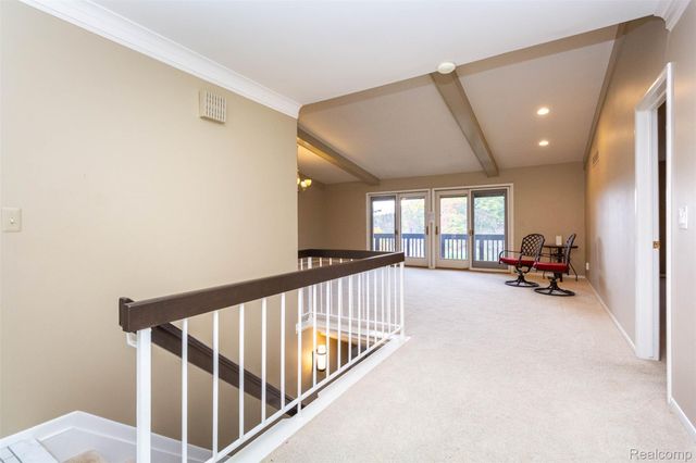 2045 Bordeaux Street, West Bloomfield Charter Township, MI 48323