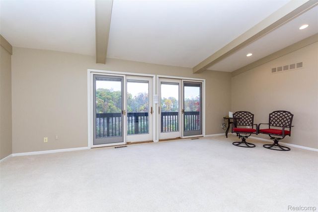2045 Bordeaux Street, West Bloomfield Charter Township, MI 48323