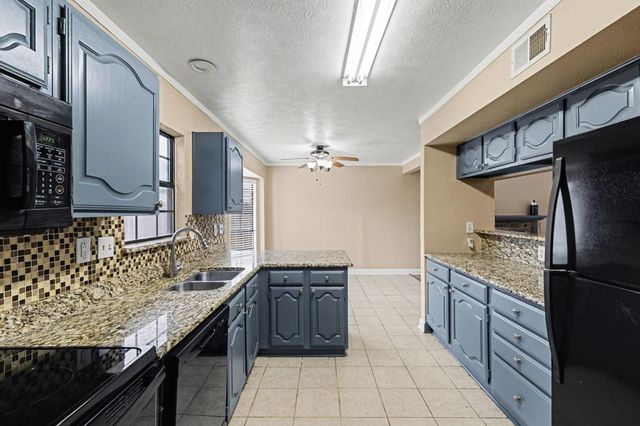 6832 Younger Drive, The Colony, TX 75056