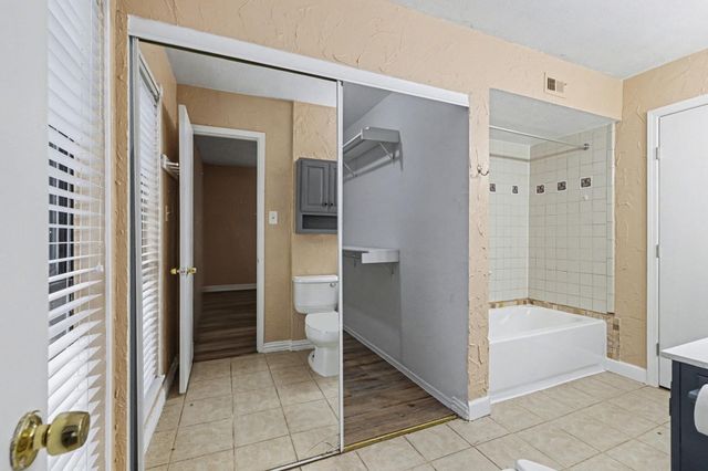 6832 Younger Drive, The Colony, TX 75056