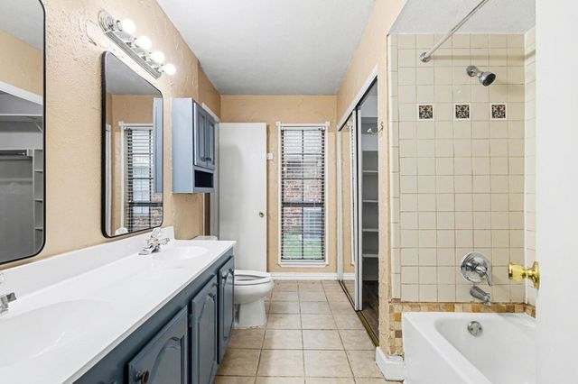 6832 Younger Drive, The Colony, TX 75056