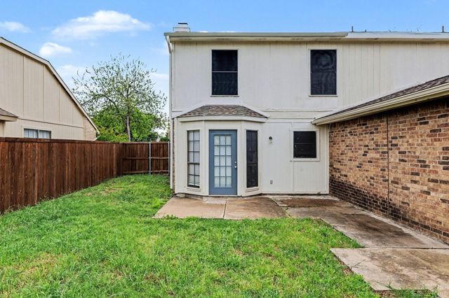 6832 Younger Drive, The Colony, TX 75056