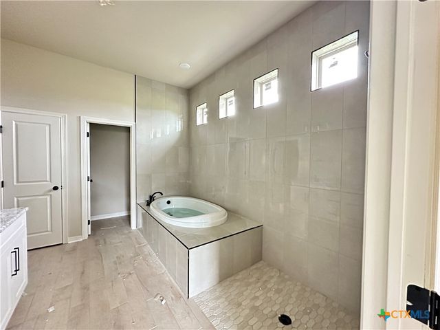 607 Golden Eagle Drive, Salado, TX 76571