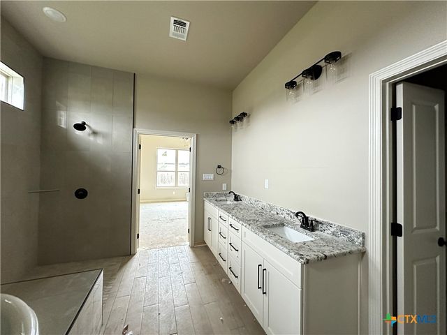 607 Golden Eagle Drive, Salado, TX 76571