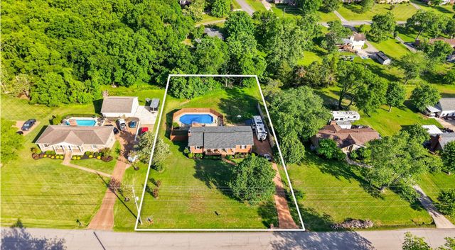 609 Emily Dr, Goodlettsville, TN 37072