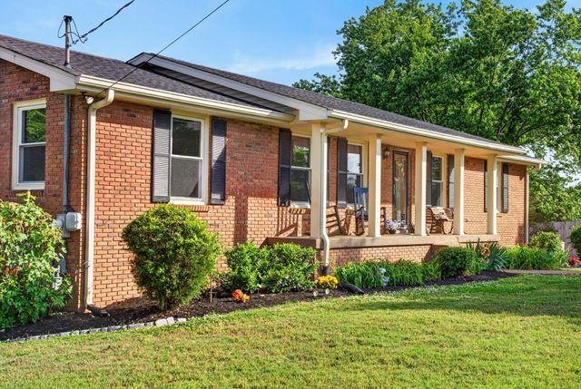 609 Emily Dr, Goodlettsville, TN 37072