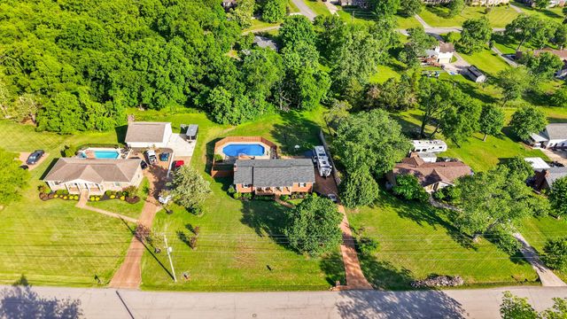609 Emily Dr, Goodlettsville, TN 37072