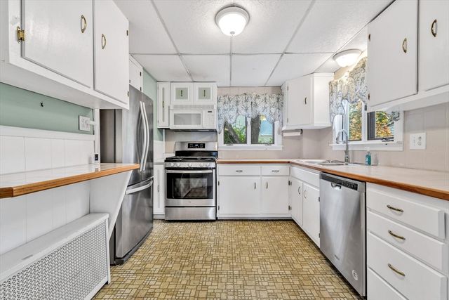 38 Old Bridge Rd., Bourne, MA 02532