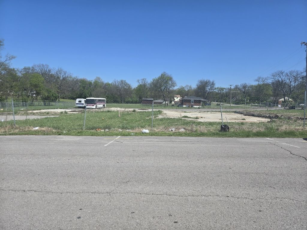 3700 Fairview Dr, Nashville, TN 37218