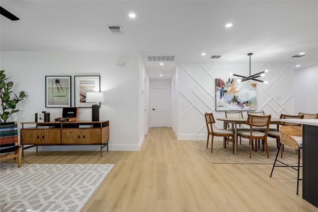 813 Cardiff DR, Austin, TX 78745