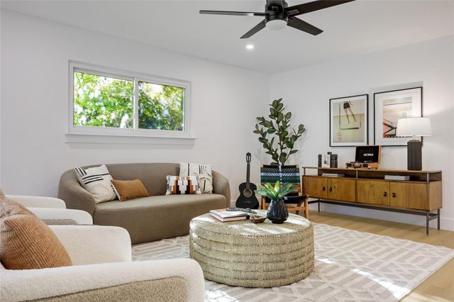 813 Cardiff DR, Austin, TX 78745