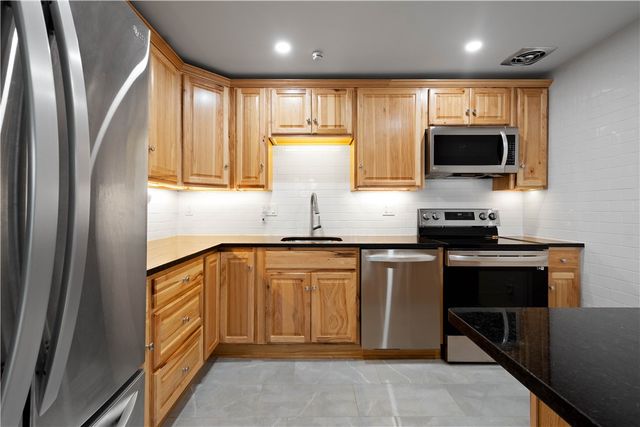 410 Abbeyville Rd D, Bethel Park, PA 15228