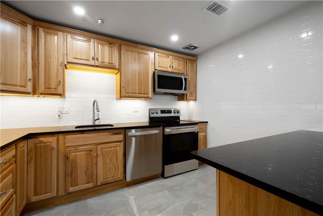 410 Abbeyville Rd D, Bethel Park, PA 15228