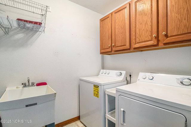 6955 Nightingale Drive, Holland, OH 43528