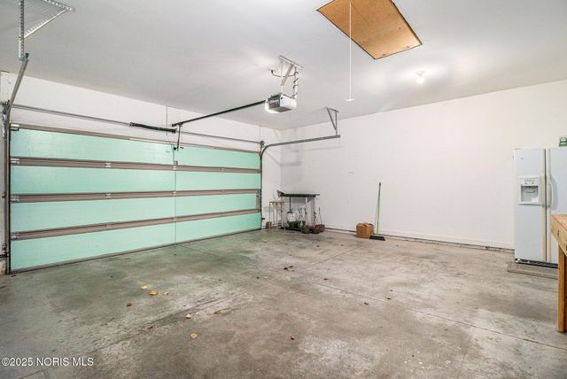 6955 Nightingale Drive, Holland, OH 43528