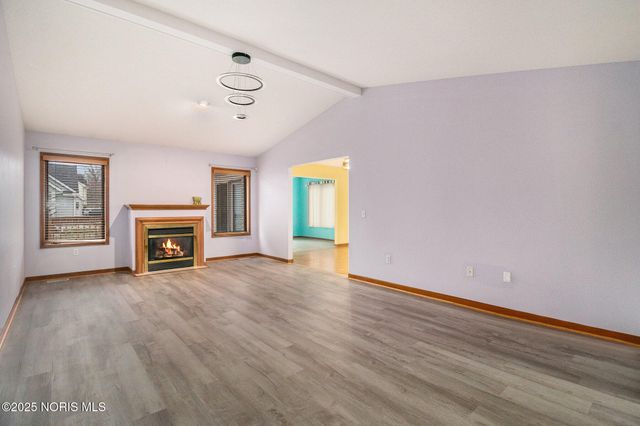 6955 Nightingale Drive, Holland, OH 43528