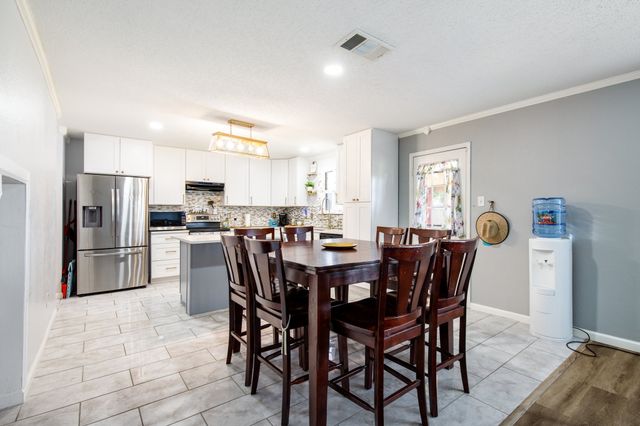 1347 Hayes Street, Cedar Hill, TX 75104