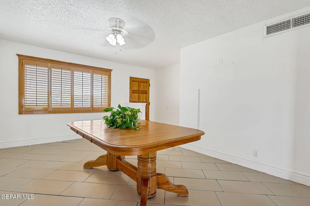 7952 BROADWAY Drive, El Paso, TX 79915