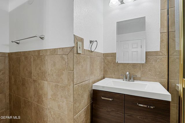 7952 BROADWAY Drive, El Paso, TX 79915