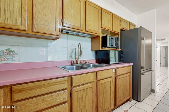 7952 BROADWAY Drive, El Paso, TX 79915