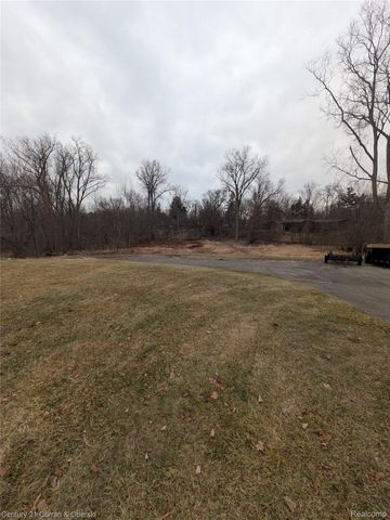 29102 Terrence Street, Livonia, MI 48154