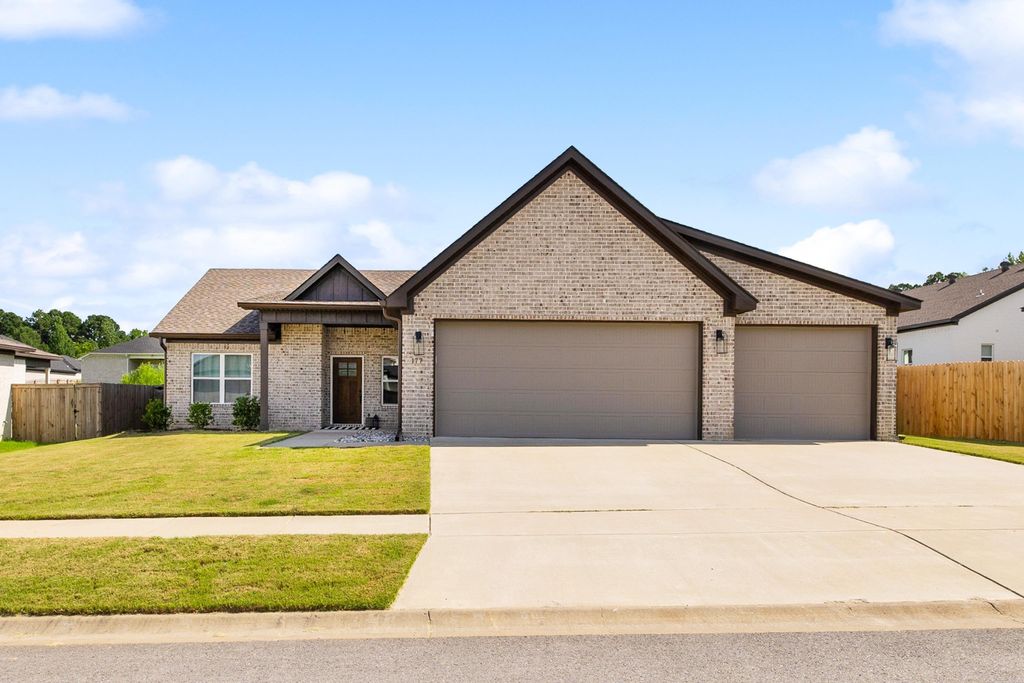 177 Lombard Heights, Bryant, AR 72022
