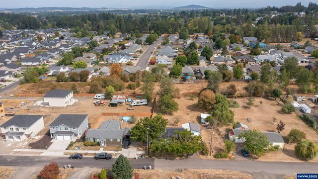1889 Sunny Ln NW, Albany, OR 97321