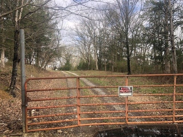 334 Cathcart Rd, Frankewing, TN 38459