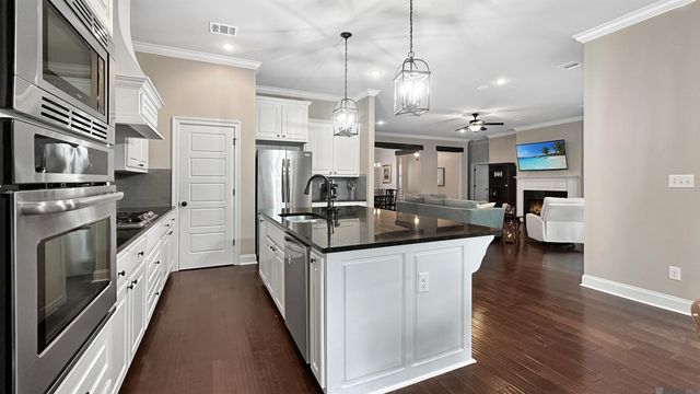 16045 Greycliff Ave, Pride, LA 70770