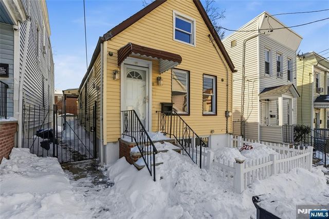 11 Tichenor Terrace, Irvington, NJ 07111