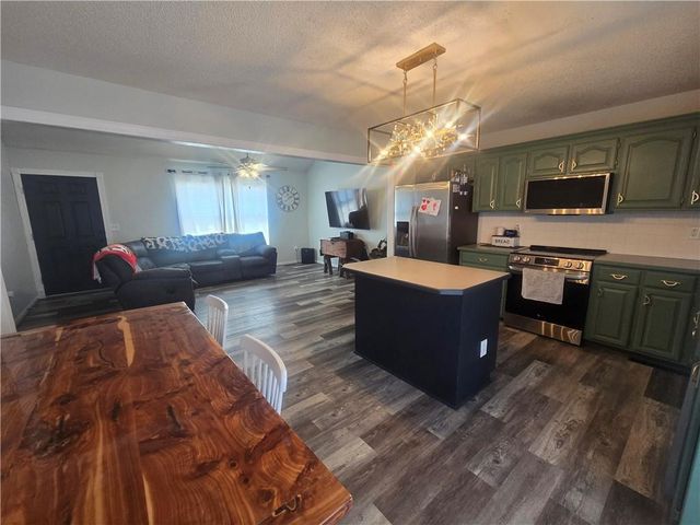 712 Maple Street, Wellington, MO 64097